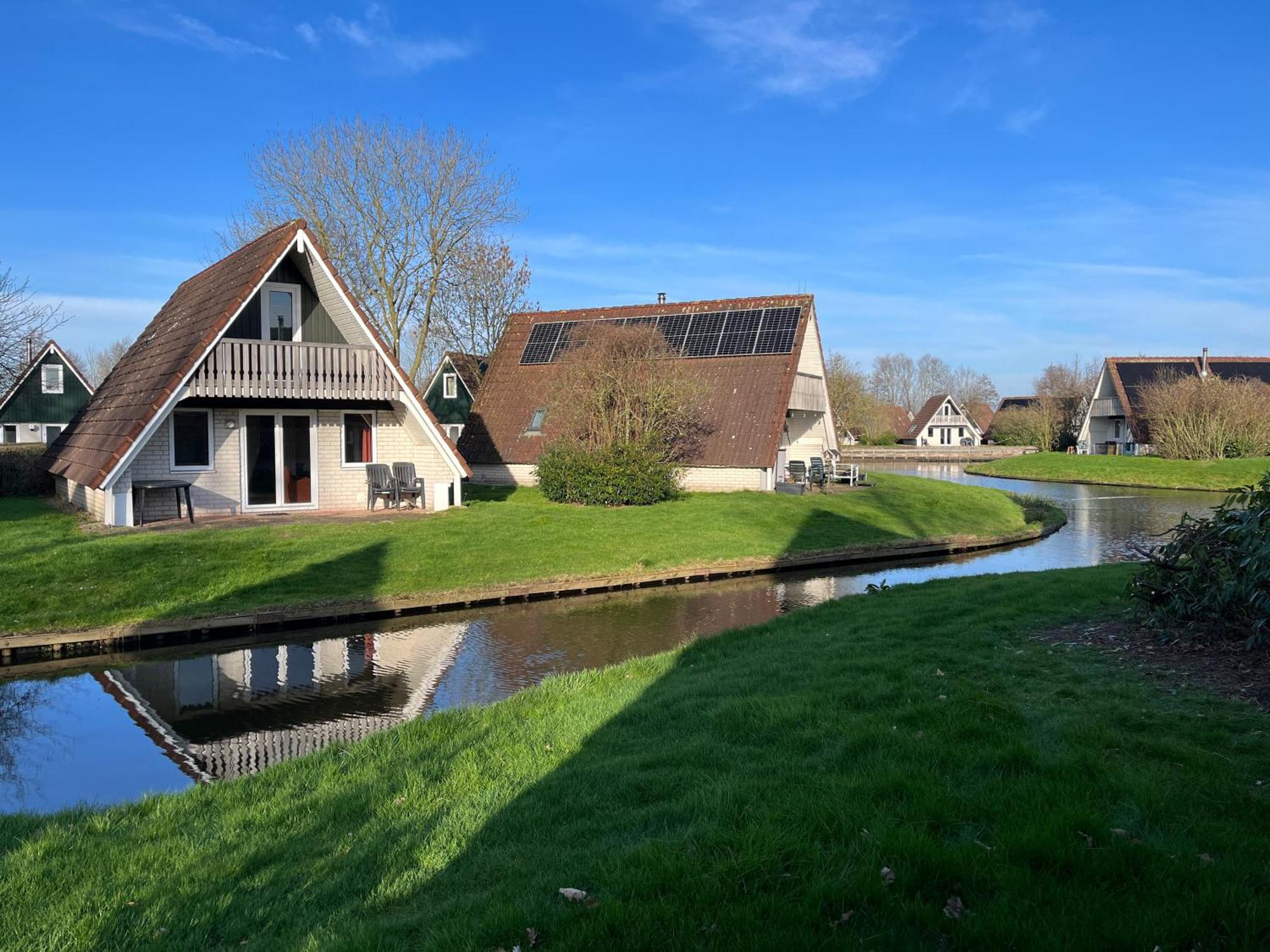 Vakantiepunt 142 - Moderne Vakantiewoning Aan Het Water! Gramsbergen Kültér fotó