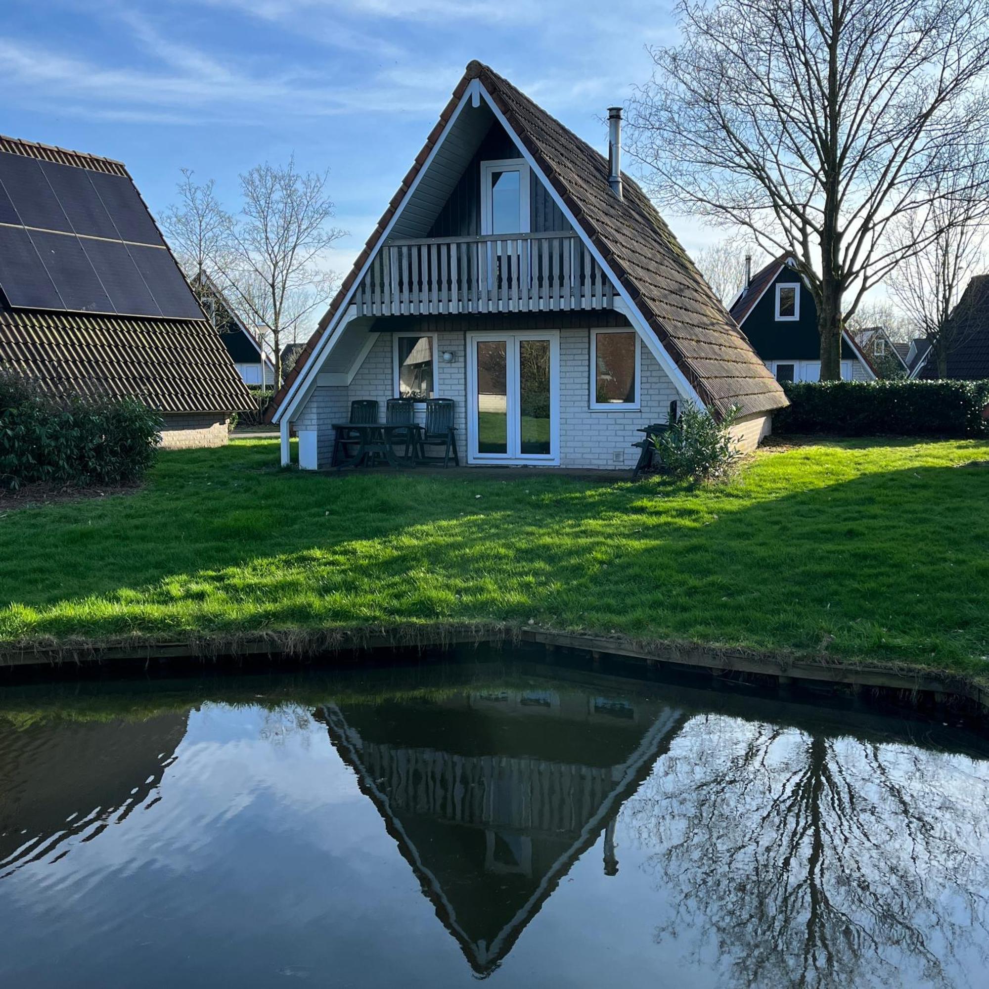 Vakantiepunt 142 - Moderne Vakantiewoning Aan Het Water! Gramsbergen Kültér fotó